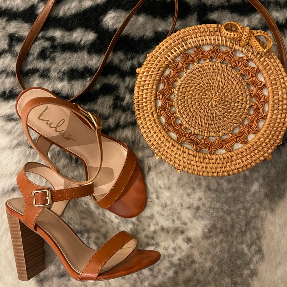 Natural bag & heels matching set.